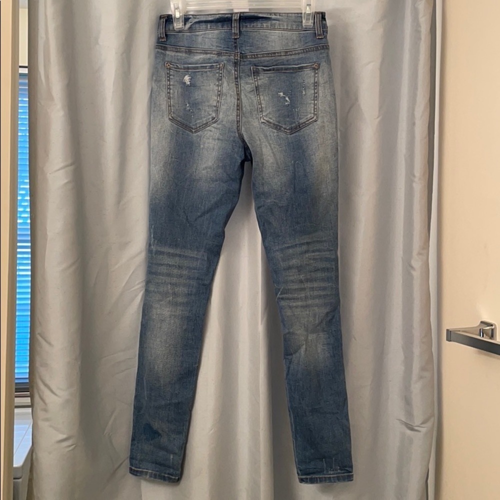 DESIGN LAB HIGH RISE RIPPED JEANS size 26 Lightwash Distressed - Picture 5 of 5